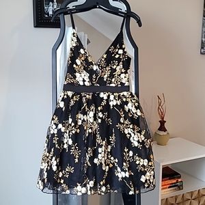 Floral lace Express dress